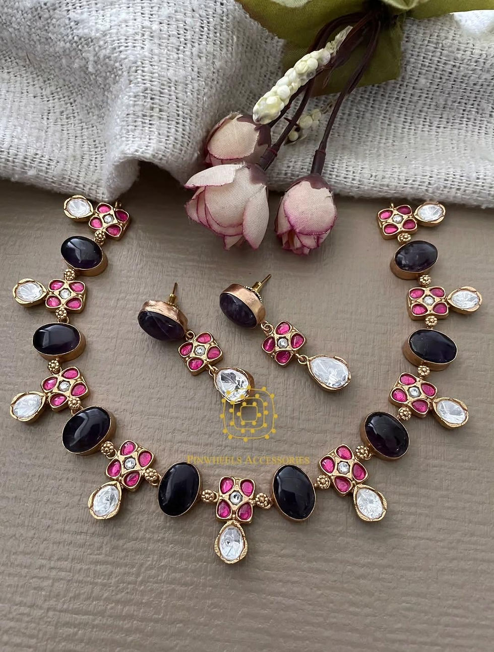 Thumbnail: SEMI PRECIOUS STONE KUNDAN NECKLACE 
