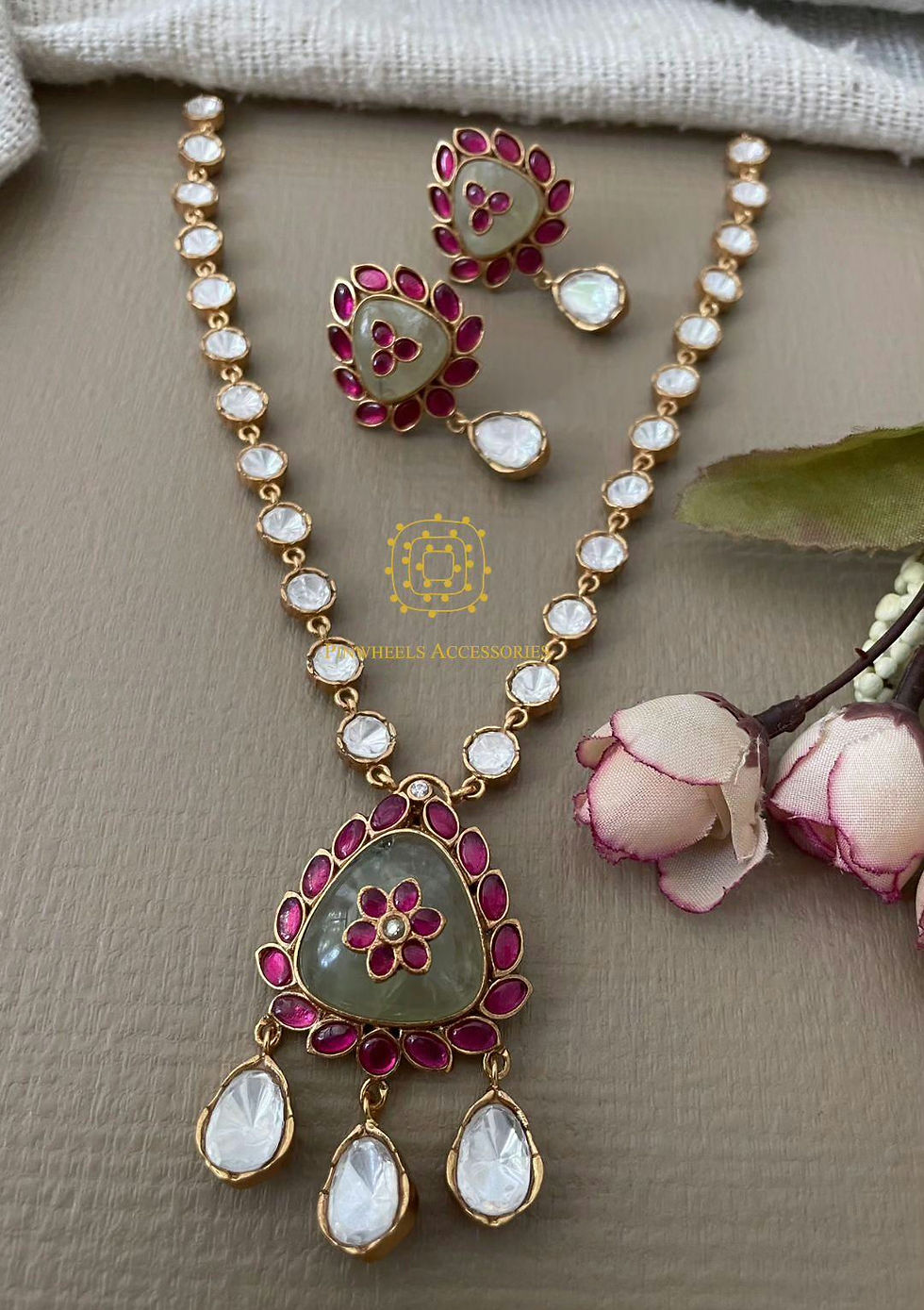 Thumbnail: SEMI PRECIOUS STONE KUNDAN NECKLACE 