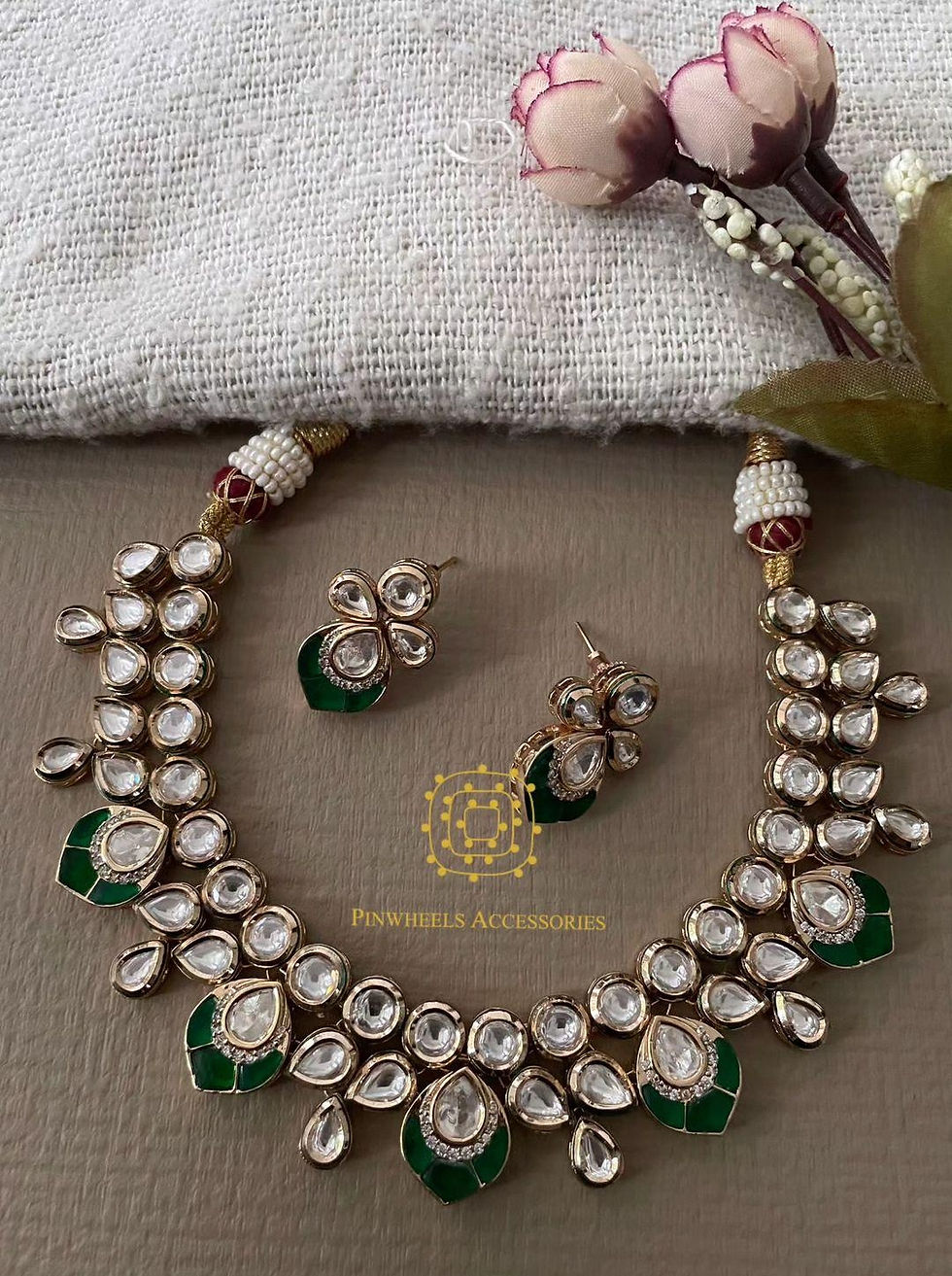 Thumbnail: MOTHER OF PEARL DABBI KUNDAN NECKLACE 