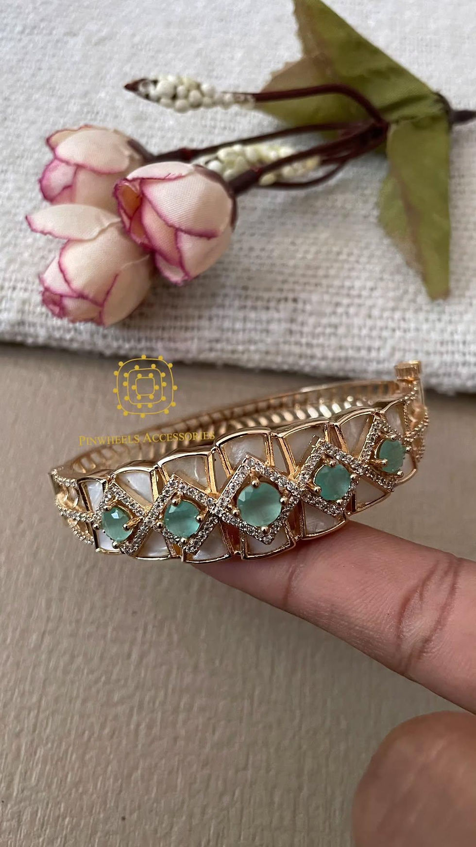 Thumbnail: MOTHER OF PEARL BRACELET 