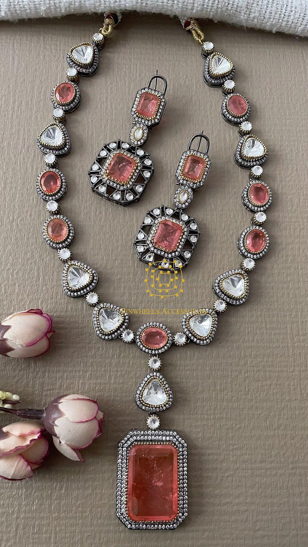 Thumbnail: POLKI & DOUBLET STONE NECKLACE 