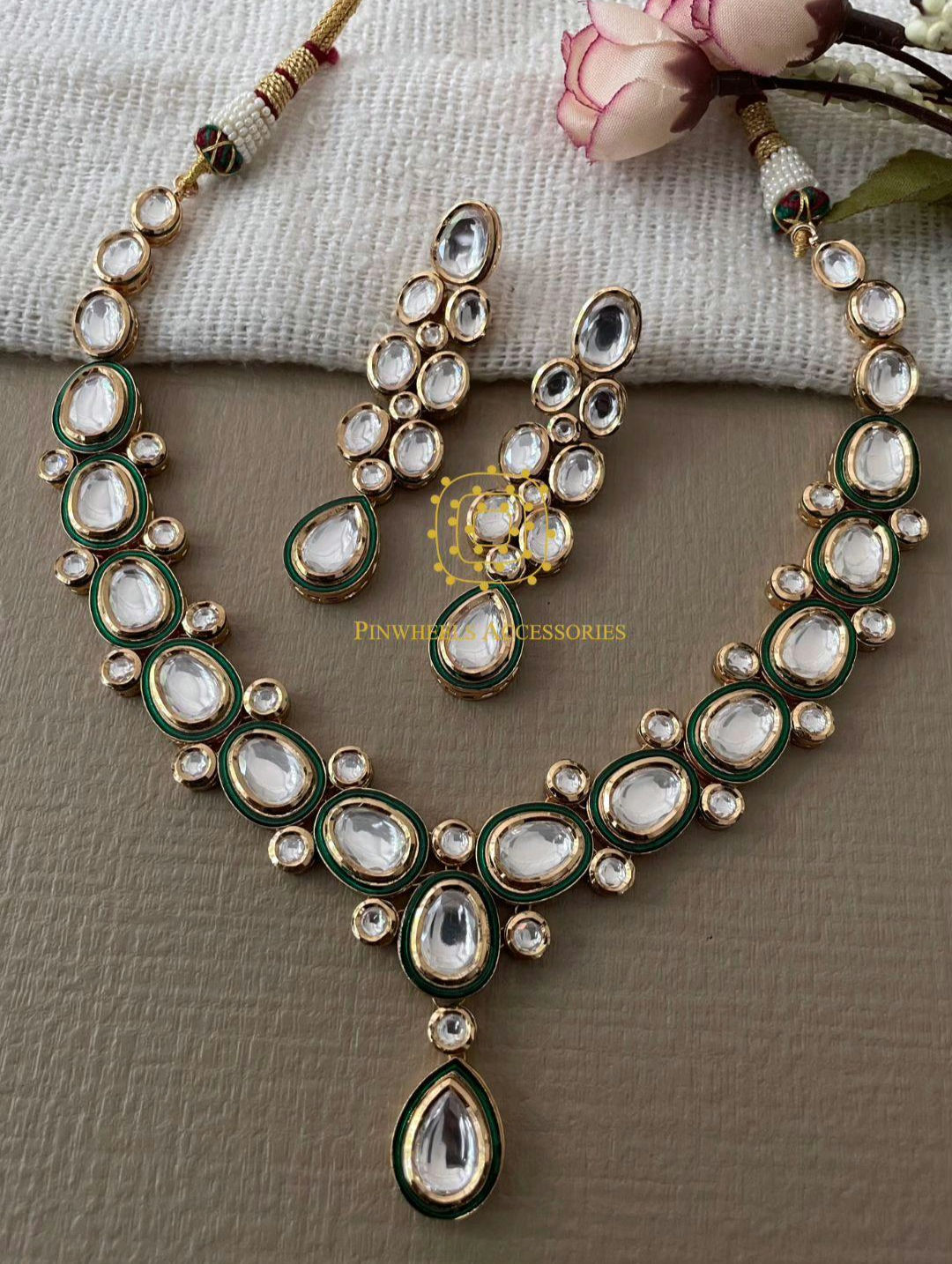 KUNDAN NECKLACE WITH GREEN MEENA 