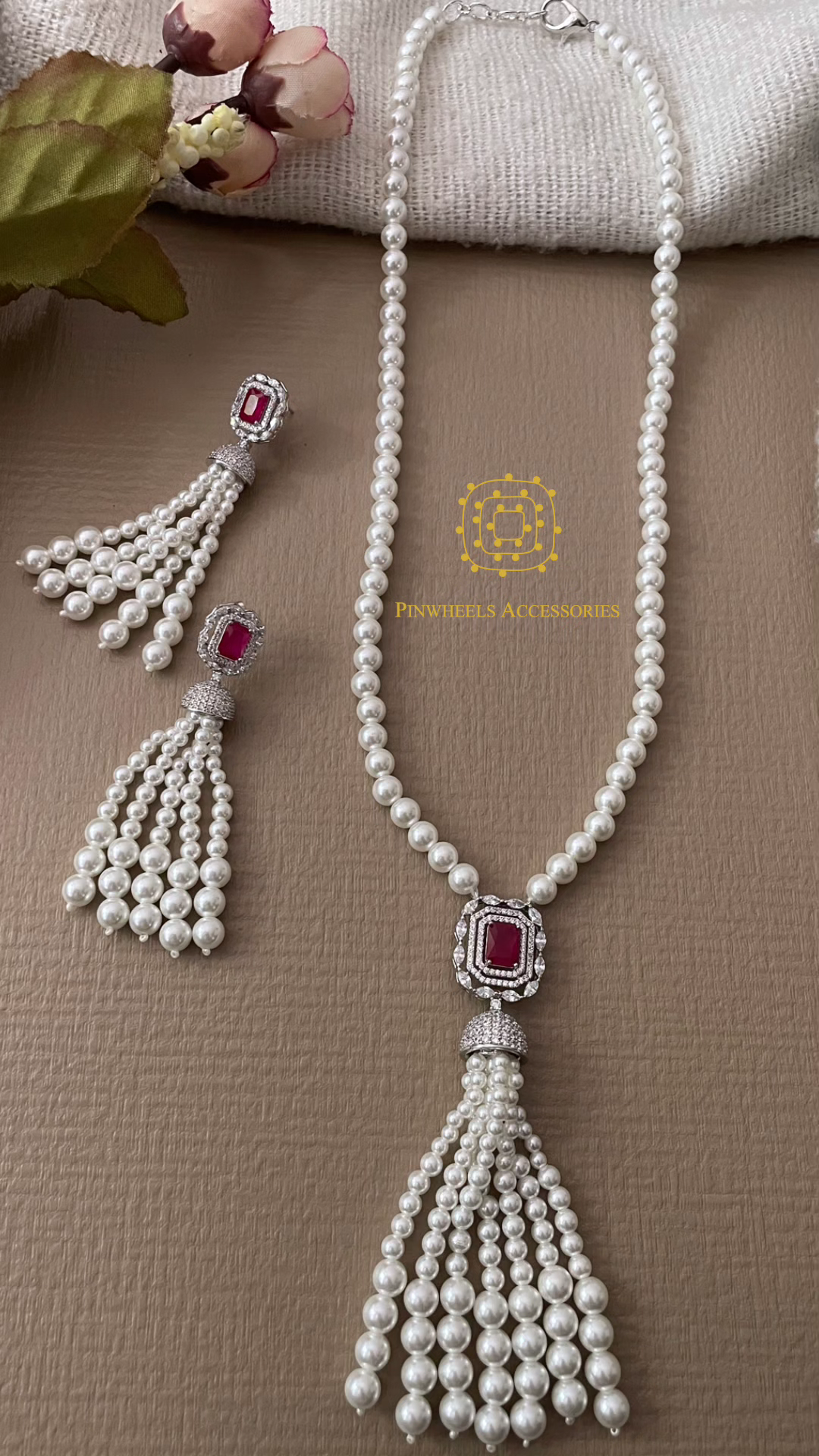 LONG PEARL NECKLACE 