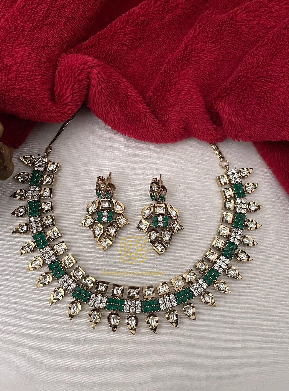 Thumbnail: POLKI COLOURED STONE NECKLACE 