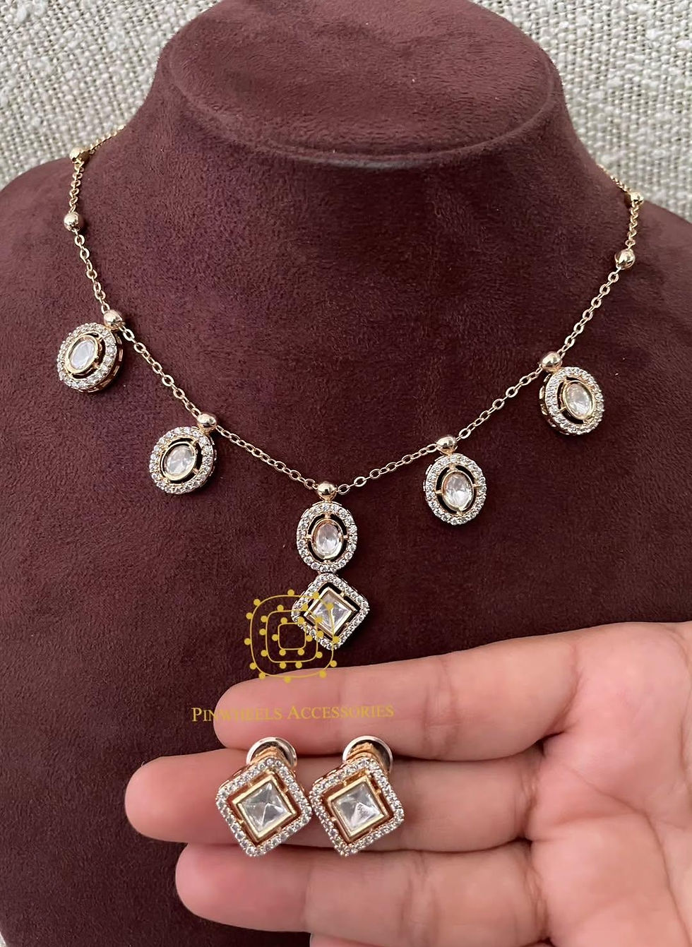 Thumbnail: SIMPLE POLKI PENDANT SET 