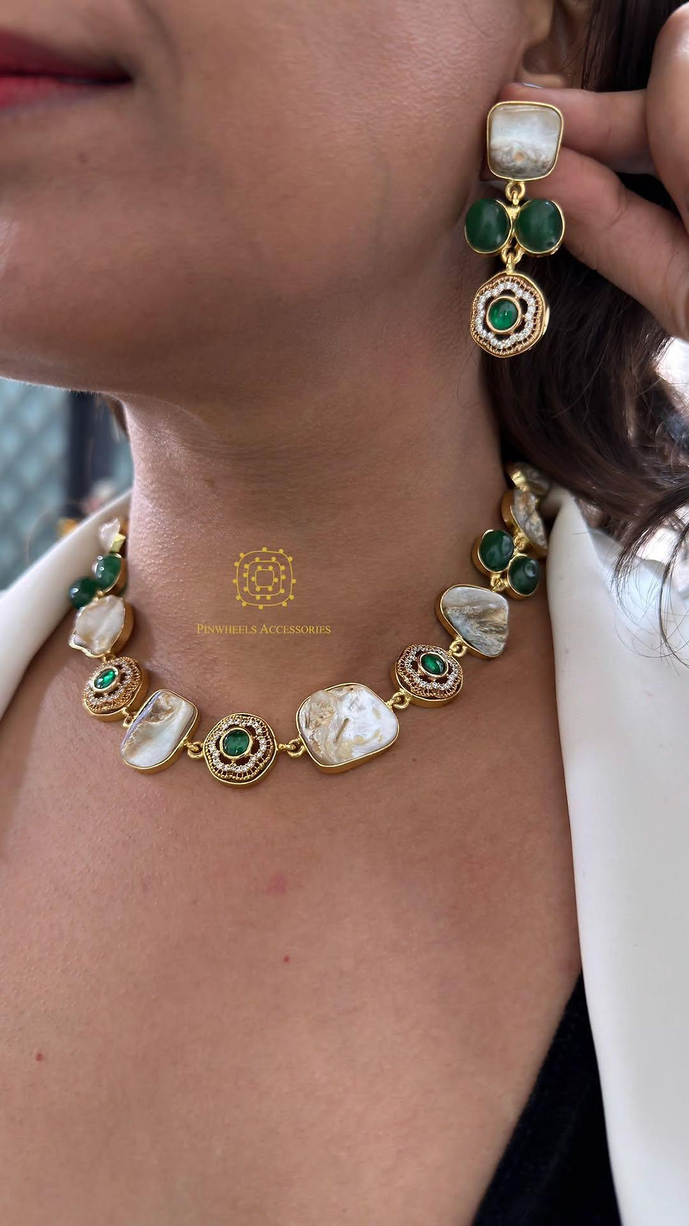 Thumbnail: MOTHER OF PEARL COLOURED STONE NECKLACE 