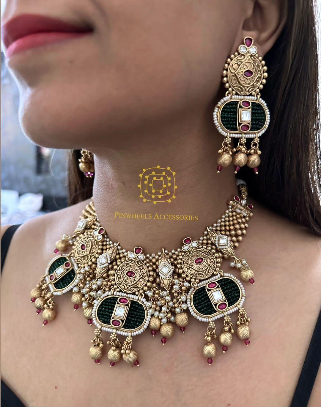ANTIQUE GOLD TRADITIONAL NECKLACE 
