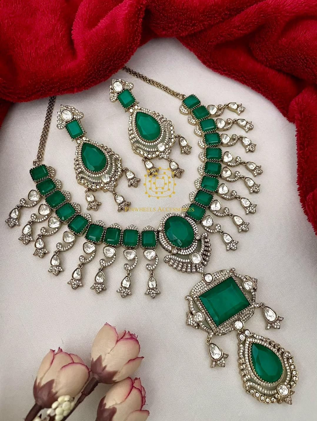 VICTORIAN POLISH DOUBLET STONE NECKLACE