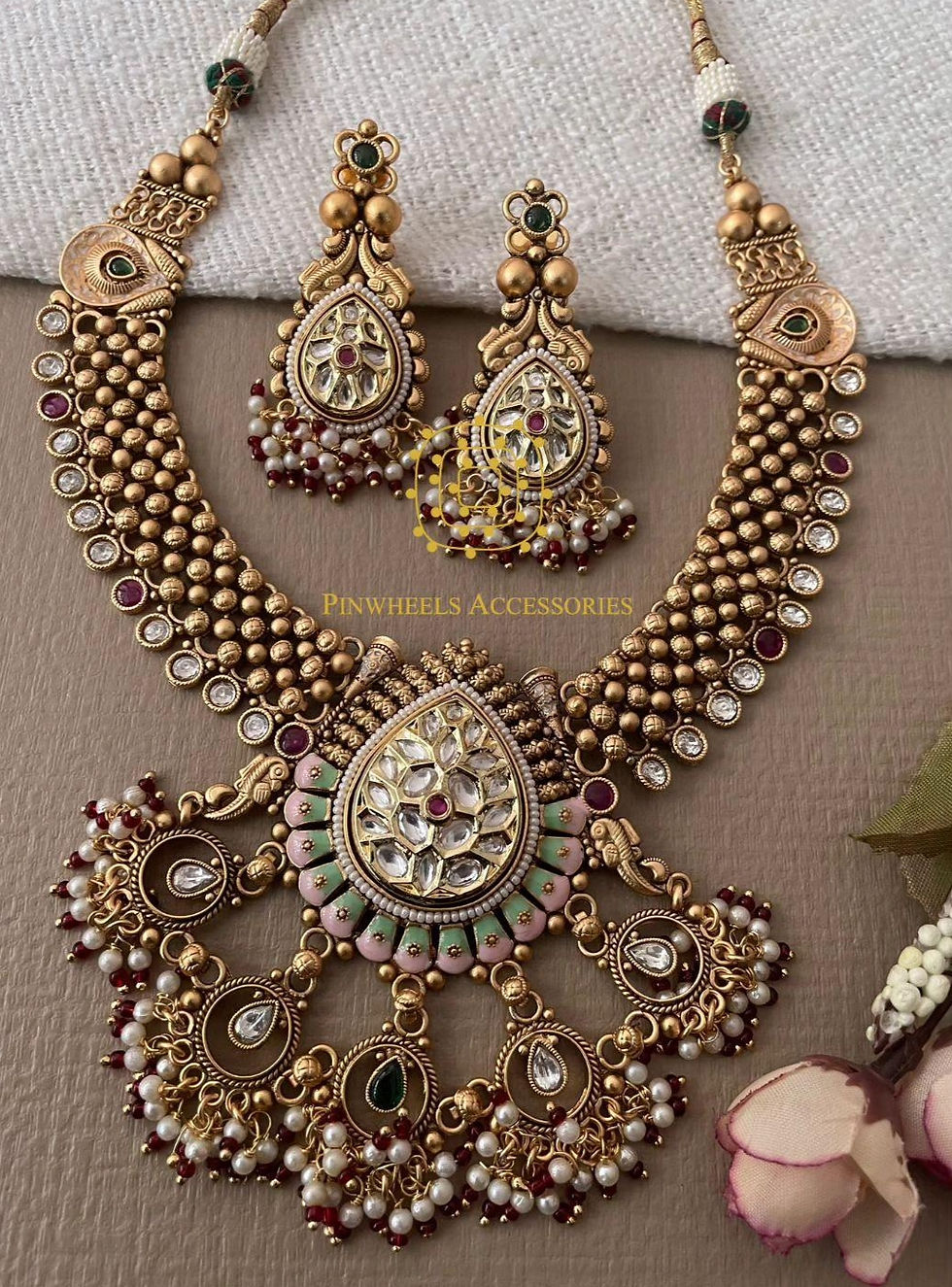 Thumbnail: TEMPLE NECKLACE SET 