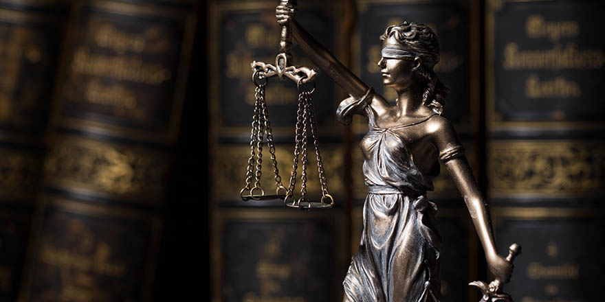 criminal-defense-attorney-prepare-for-trial.jpg
