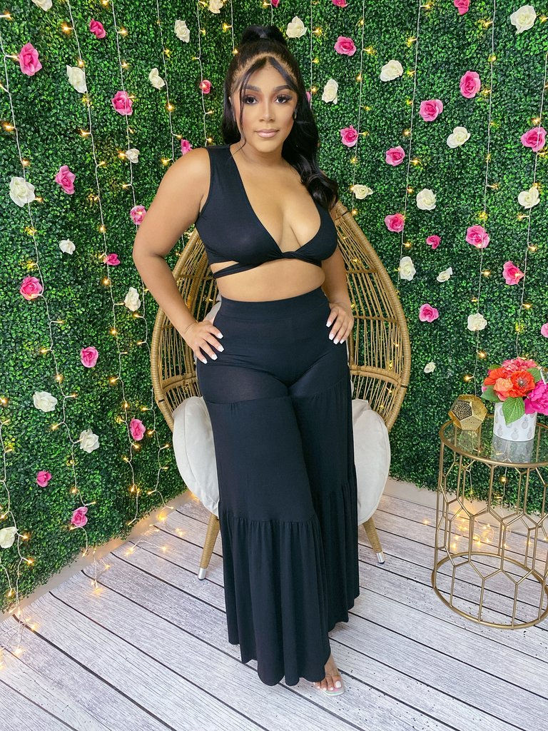 Thumbnail: Sexy Tie Top & Loose Fit Pants 