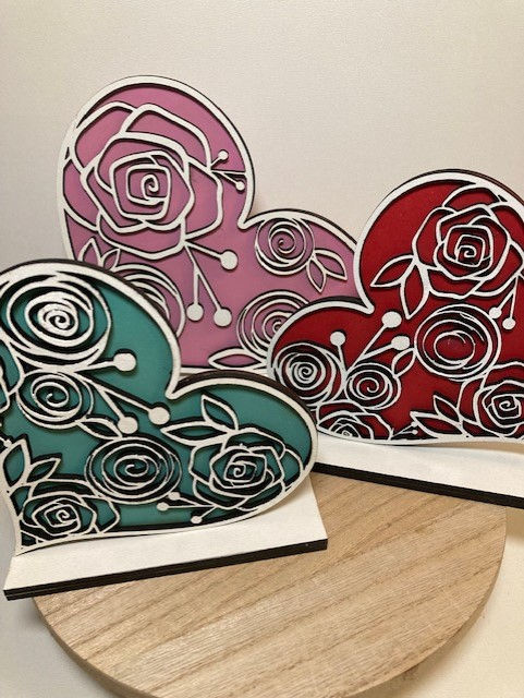 Thumbnail: Floral hearts in red, green and pink