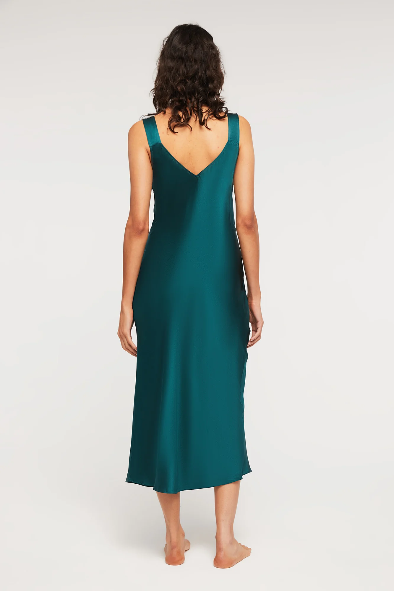 Thumbnail: Ginia Silk Long Slip (Emerald)