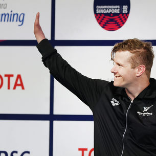 Leslie Dazzles With Another Silver Medal in Singapore