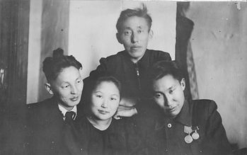 Унаттан Т.Е.Сметанин,М.Е.Данилова,С.П. Д