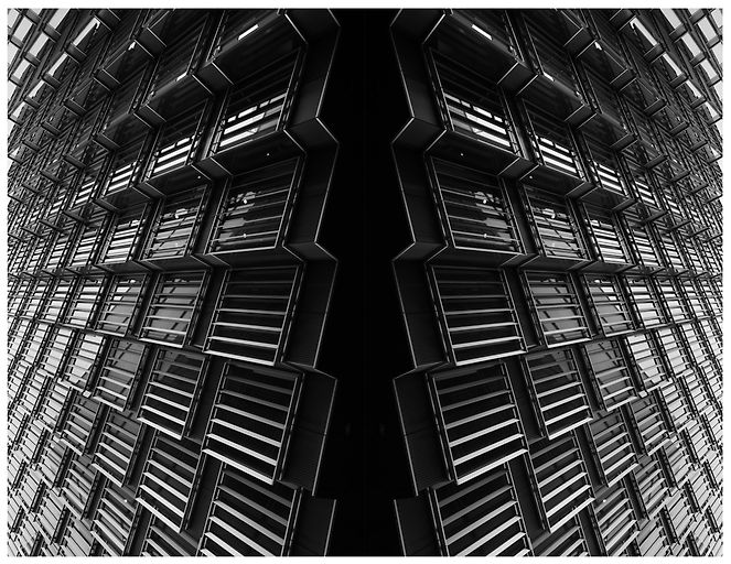 London 9813 Mirror.jpg