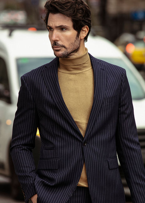 Gerad Montalban professional male model outdoor casual test shoot mens urban streetwear jacket denim everyday fashion editorial Salitre Models.