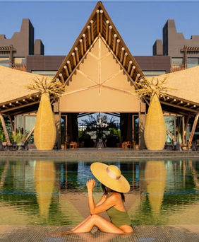 Damaris Cabrera during the filming of a premium commercial TV spot at Lopesan Baobab Resort – Commercial female model portfolio for Salitre Models.