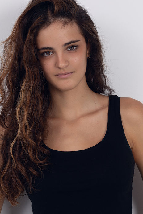Valeria Melgarejo beauty headshot and studio portrait, Salitre Models.