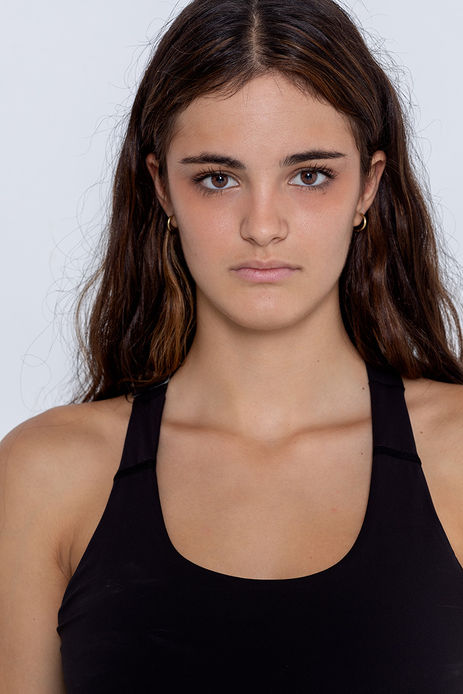 Valeria Melgarejo beauty headshot and studio portrait, Salitre Models.