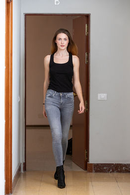 Lina Kholodova professional female model full body studio runway test dynamic motion walking pose catwalk technique silhouette Salitre Models.