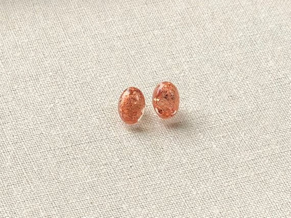 Thumbnail: Small Oval Resin Posts