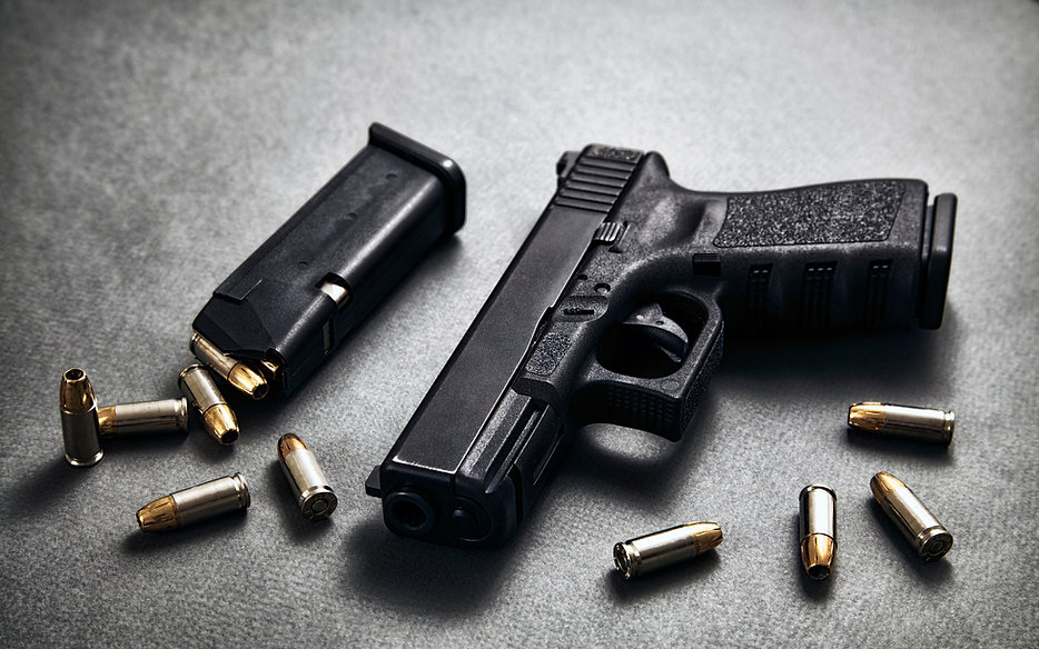 拳銃と弾薬