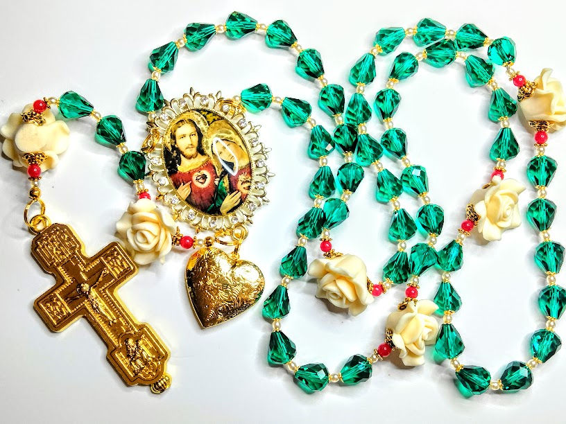 Vatican Style Merry Christmas Emerald Crystal Sacred Heart Jesus Locket Rosar