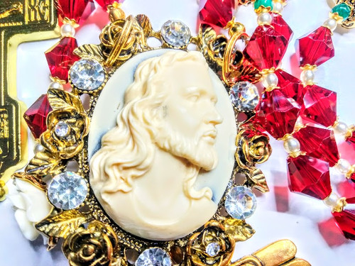 Beautiful Merry Christmas Red Crystal Roses Passion of Christ