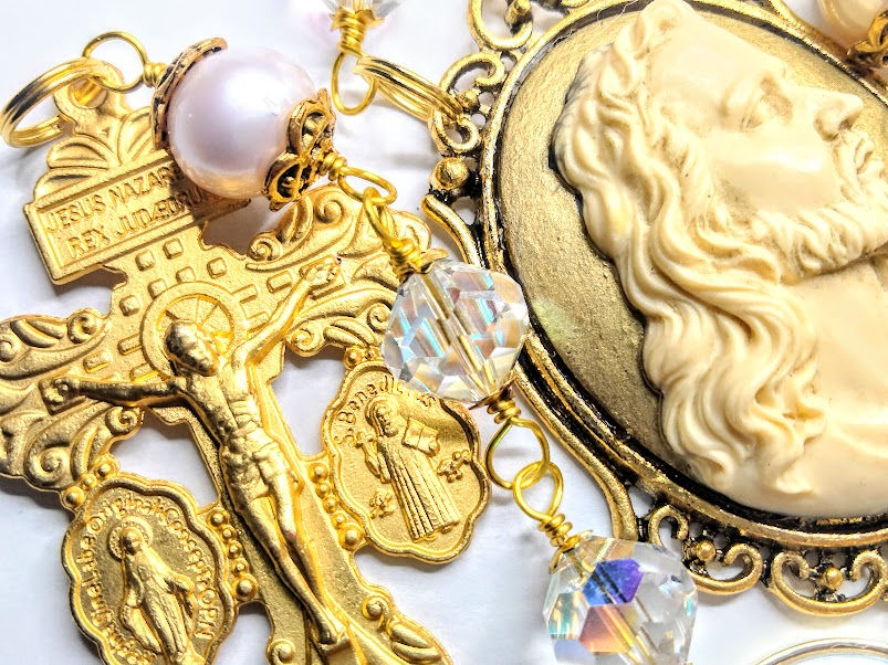 Miniatura: Vatican Style Diamond White Crystal Cream Pearl Passion Christ Rosary SWAROVSKI