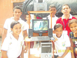 282241_454923064560127_935909129_n