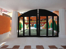 310605_251908024861633_715190098_n