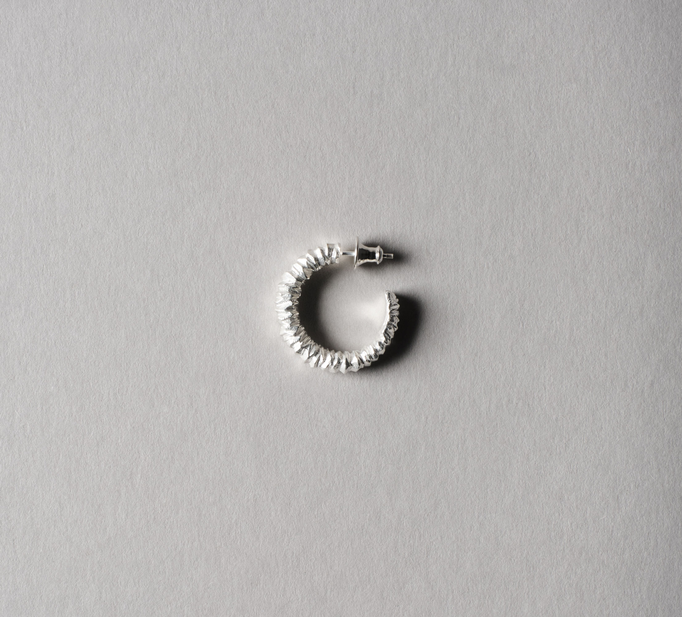 ROUND CRYSTAL EARRING SILVER - L