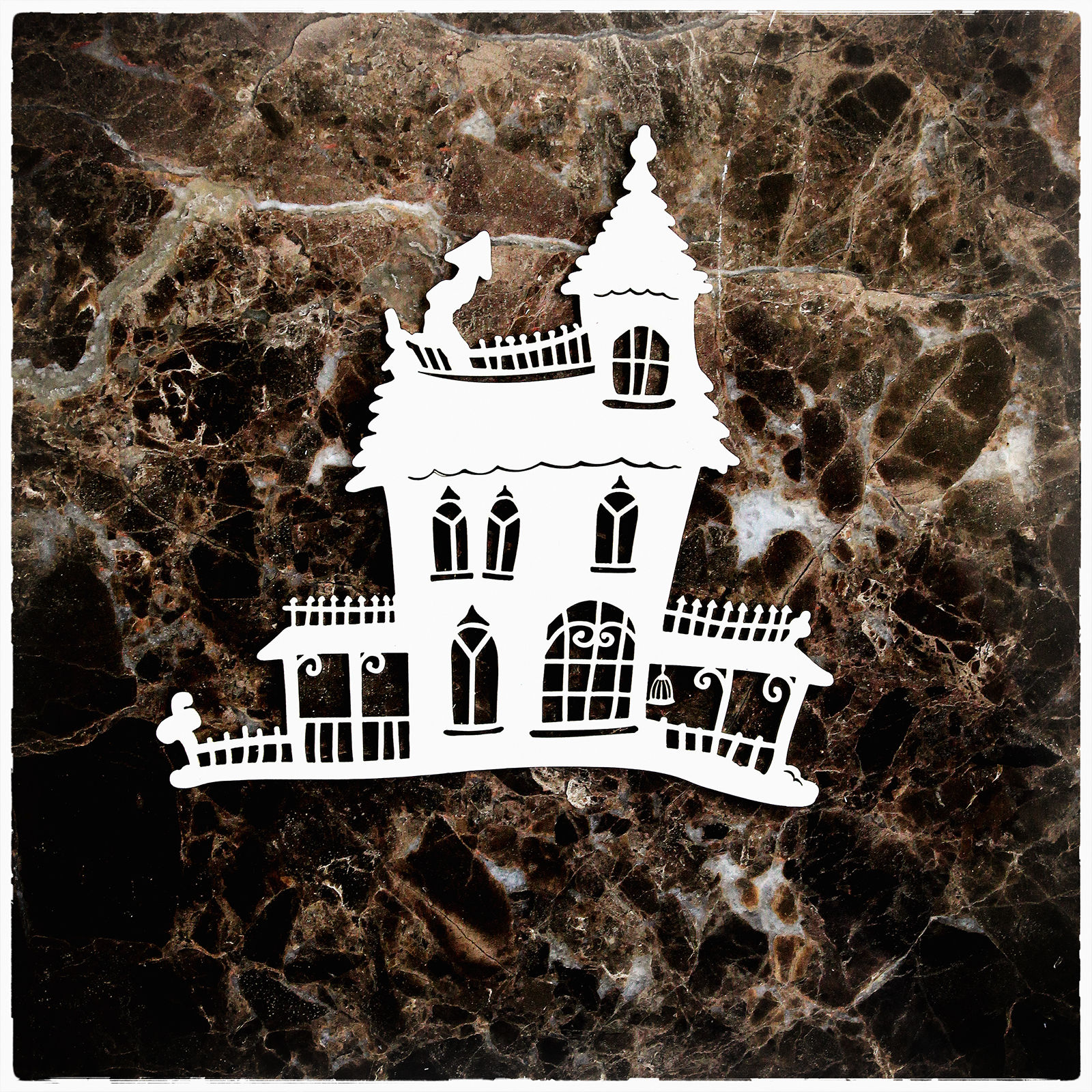 Beautiful Board Small Haunted House Chipboard