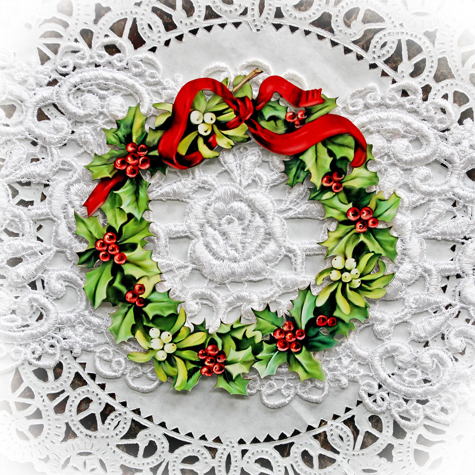 Printed Beautiful Board Medium Christmas Holly And Berry Wreath Frame