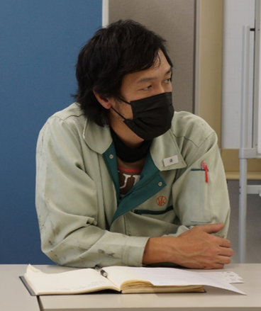 自動車・建産機事業推進本部 生産統括部　製造部製造3課 樹脂成形1係長　堤 亮太 様