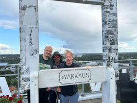 Taiteilijat tornissa