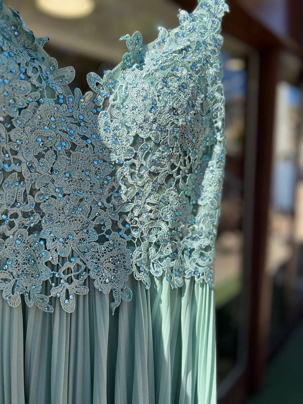 Miniature : Robe de cérémonie plissée et buste dentelle - vert sauge 