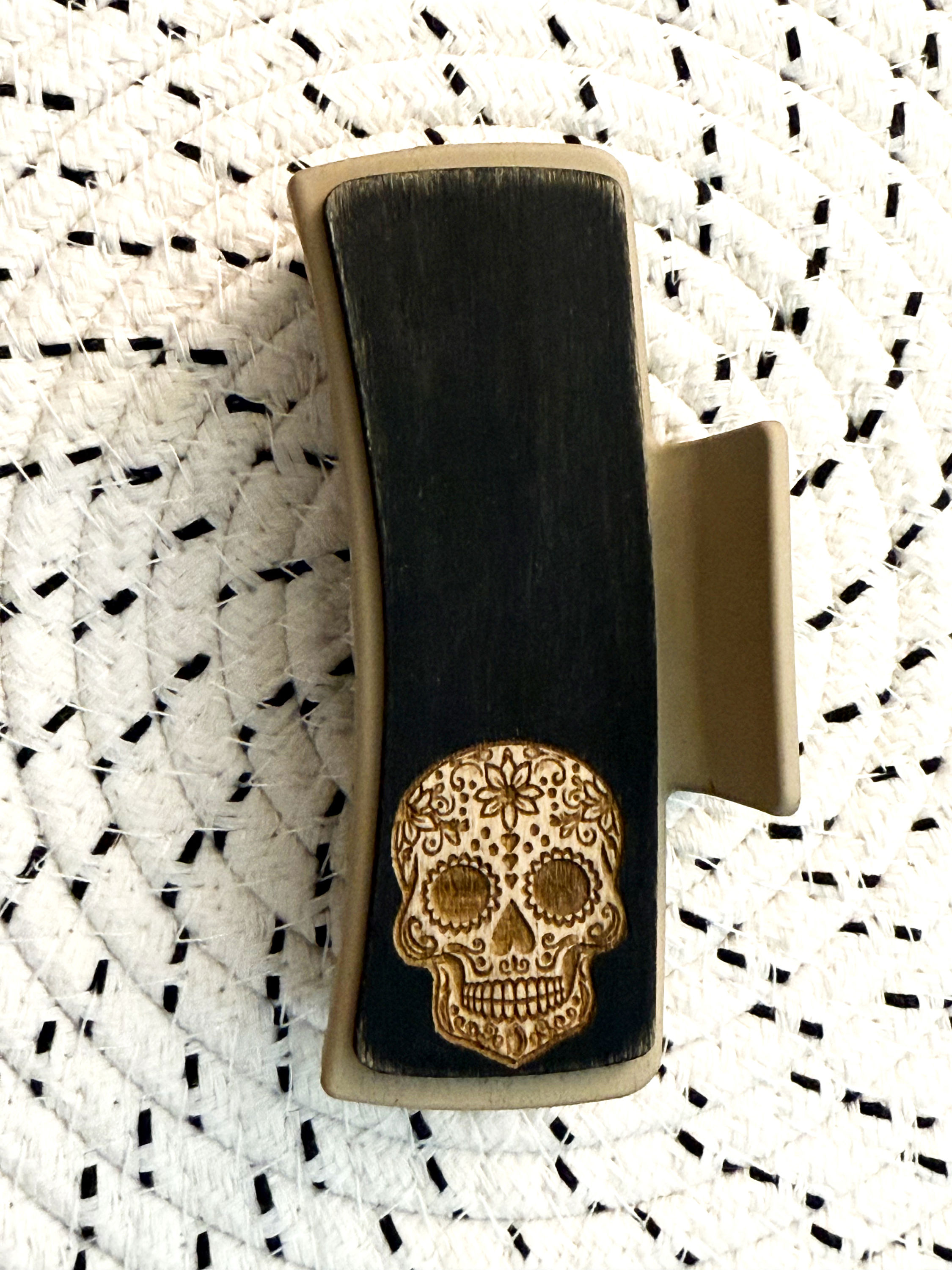 Medium Decorative Skull Claw Clip