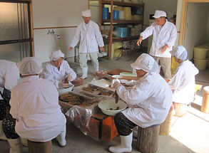 瀬尾谷 黒瓜 粕漬 塩漬 パッケージ作業