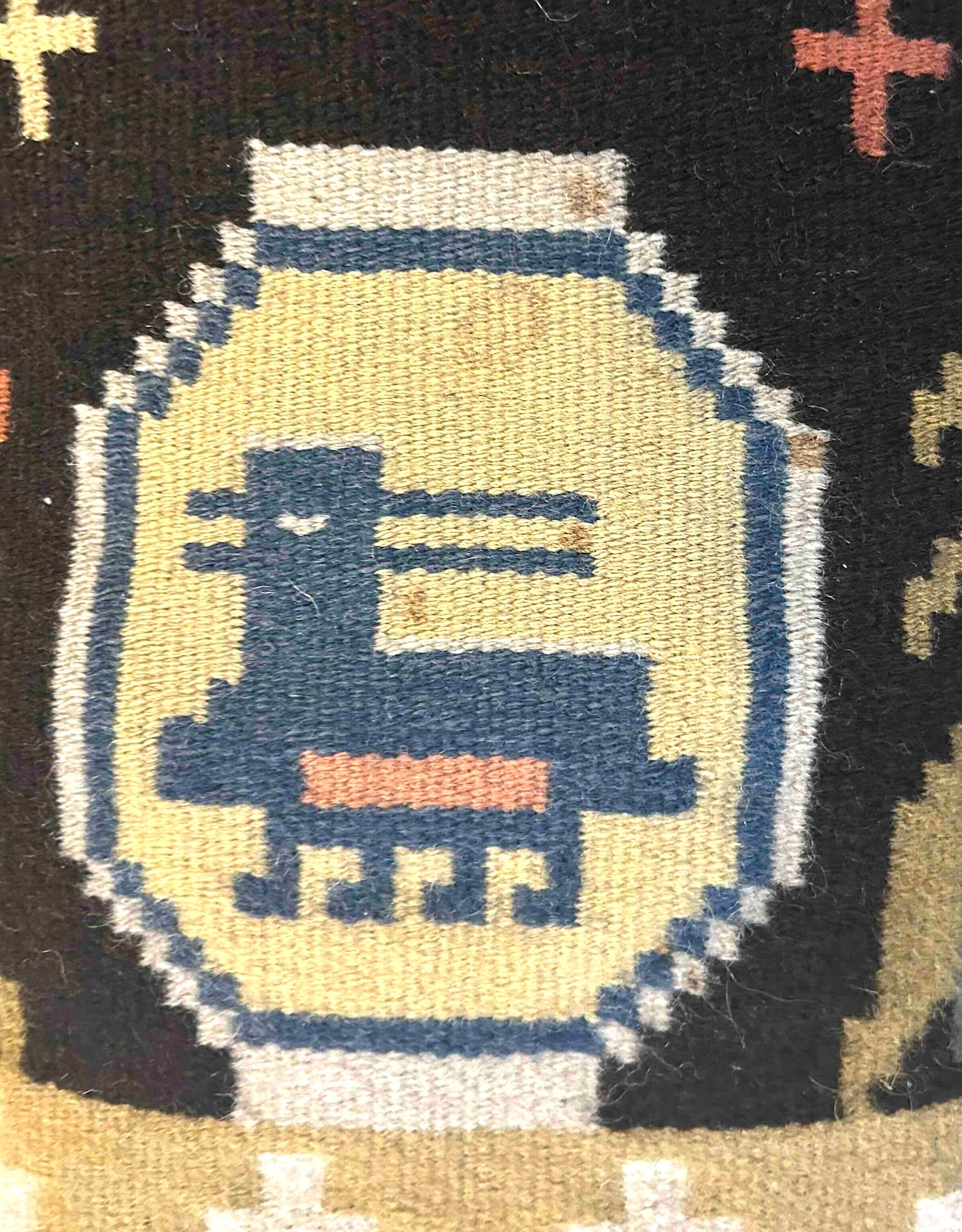 Röllakan, Swedish vintage weave with traditional symbols