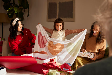 Vista_Holiday_FY23_Gifts_T2_055_6156 copy