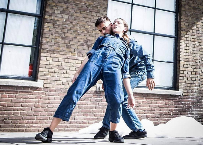 45859644_564092100705471_872871470054978