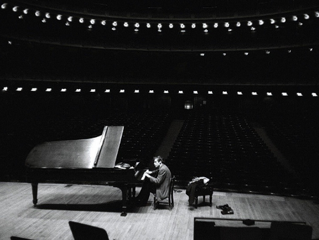 Trabajo oculto y Performance. Realidad y virtuosismo en la arquitectura.