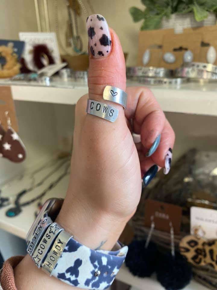 Love Cows Twist Ring