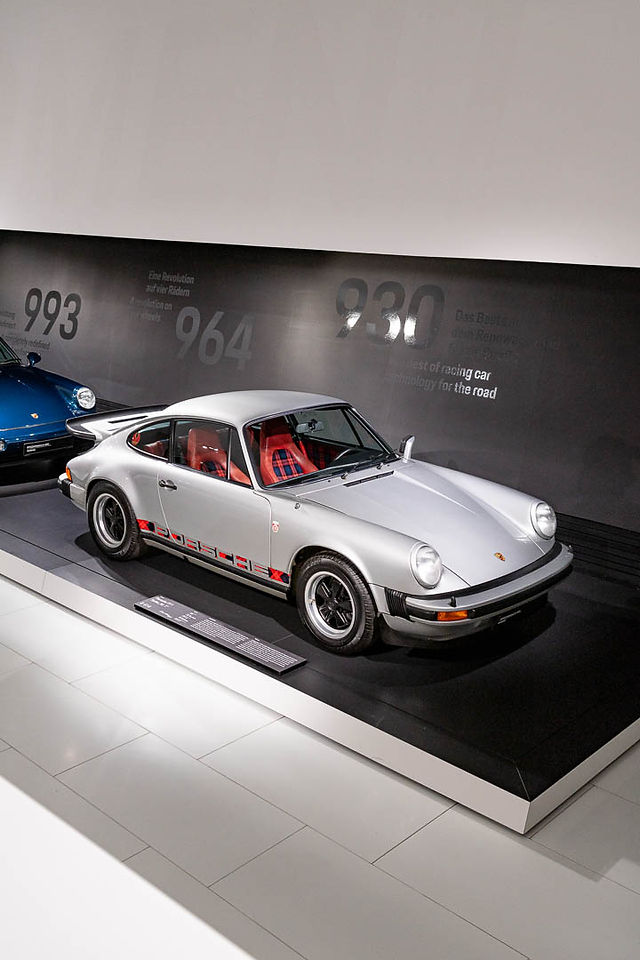 911 930