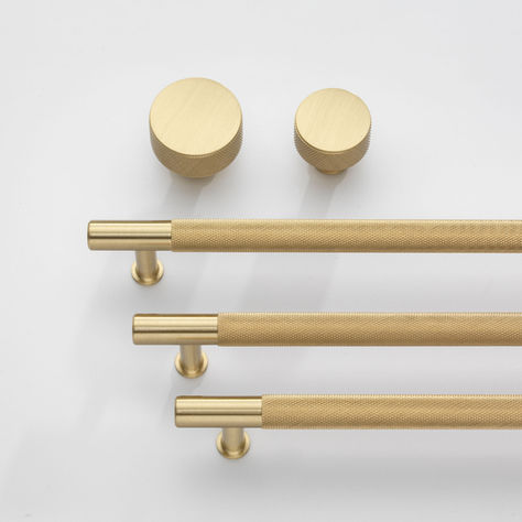 KITCHEN HANDLES: OUR GUIDE TO MAKING THE PERFECT HANDLE CHOICE