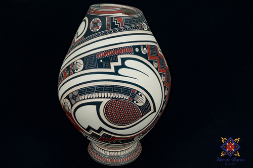 Tavo Silveira: Mata Ortiz Olla |Flor de Barro