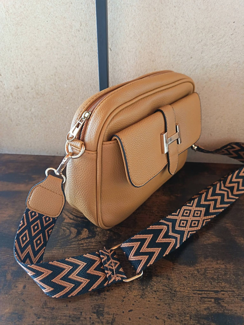 Miniature : Sac a main bandoulière Camel Neuf 