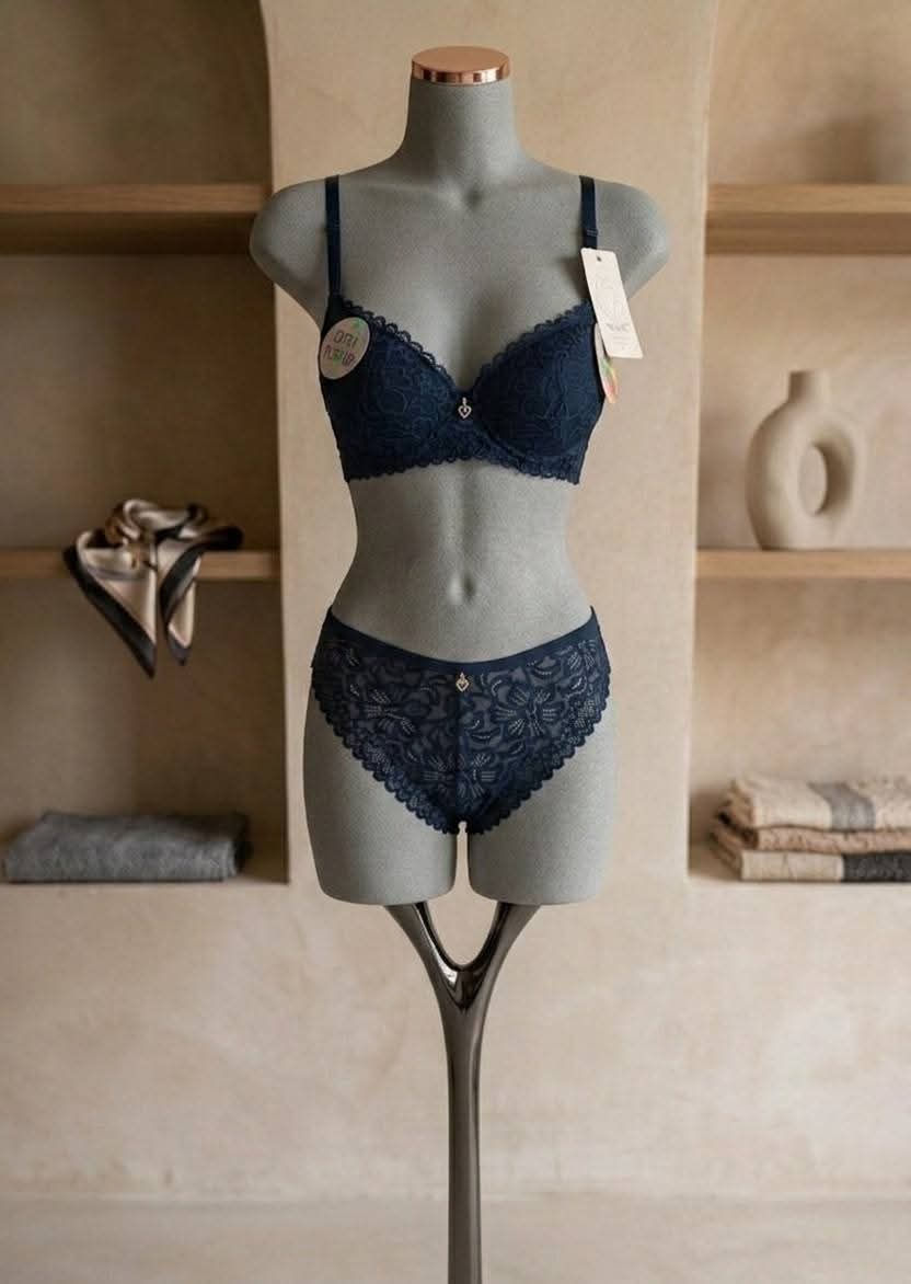 Miniature : Ensemble de lingerie Neuf Push Up en dentelle fine 75B/ M